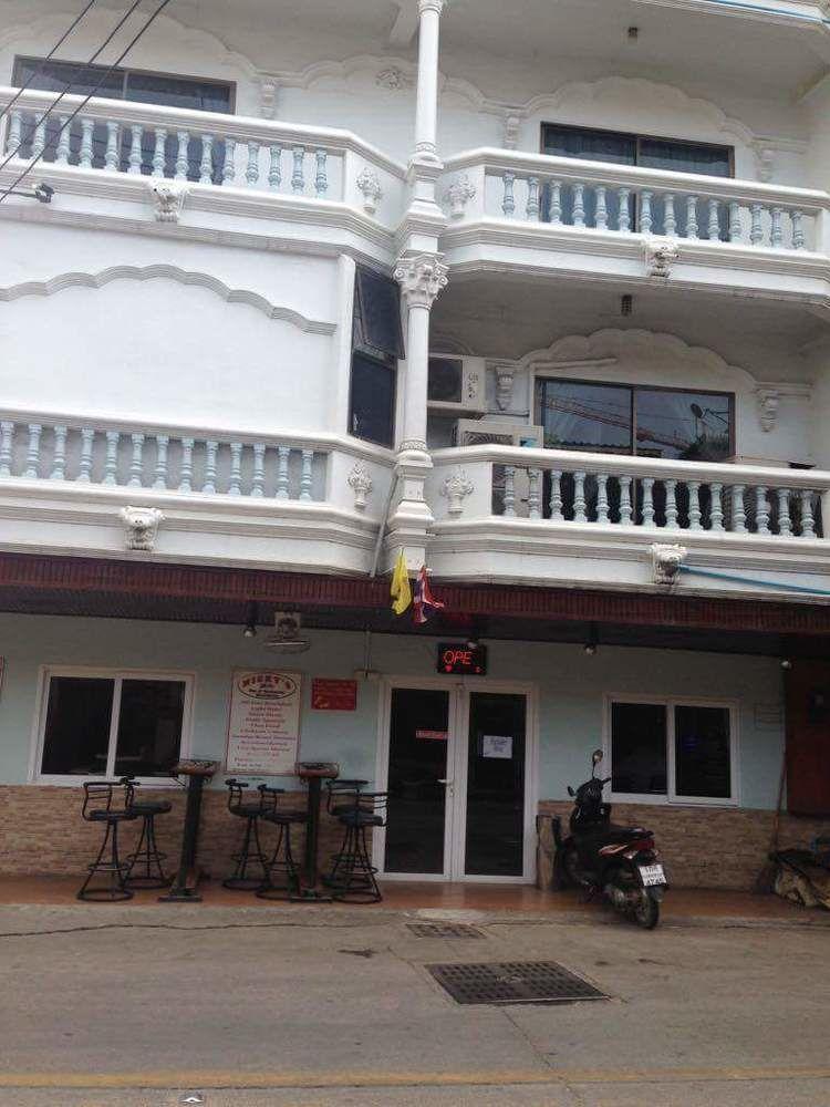 Nickys Guesthouse Pattaya Exterior photo